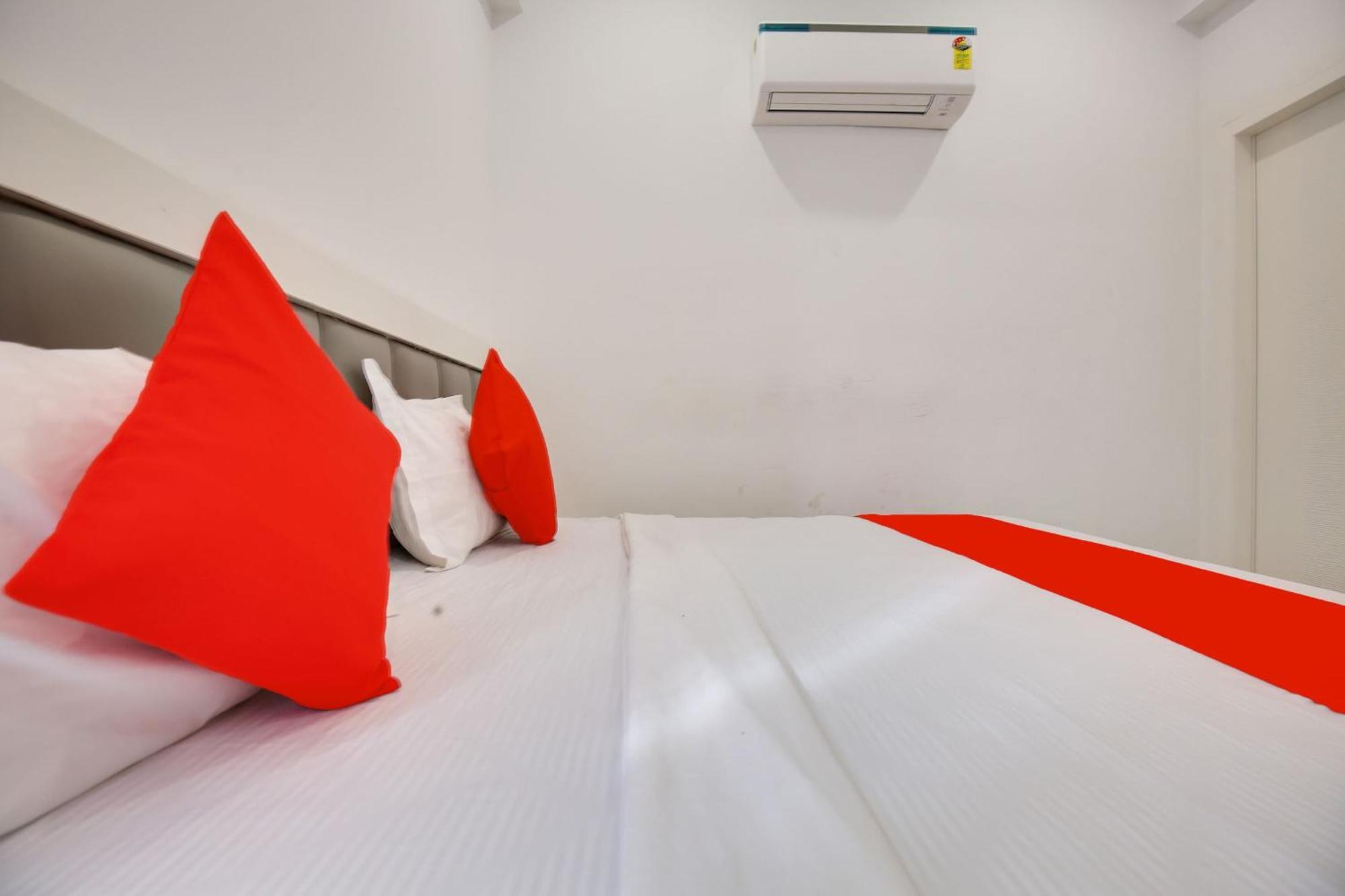 Hotel O Sky White House Ludhiana Dış mekan fotoğraf