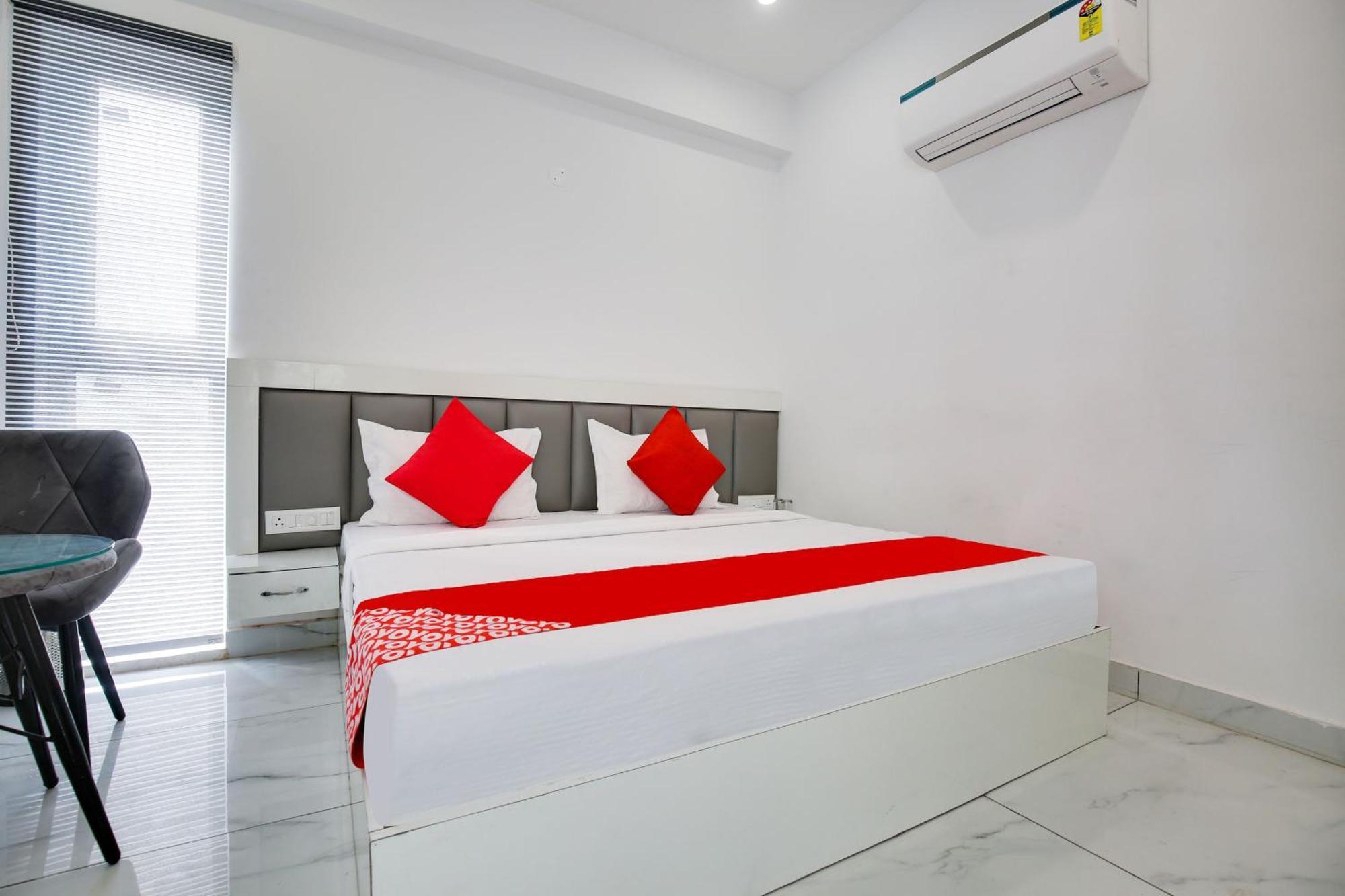 Hotel O Sky White House Ludhiana Dış mekan fotoğraf