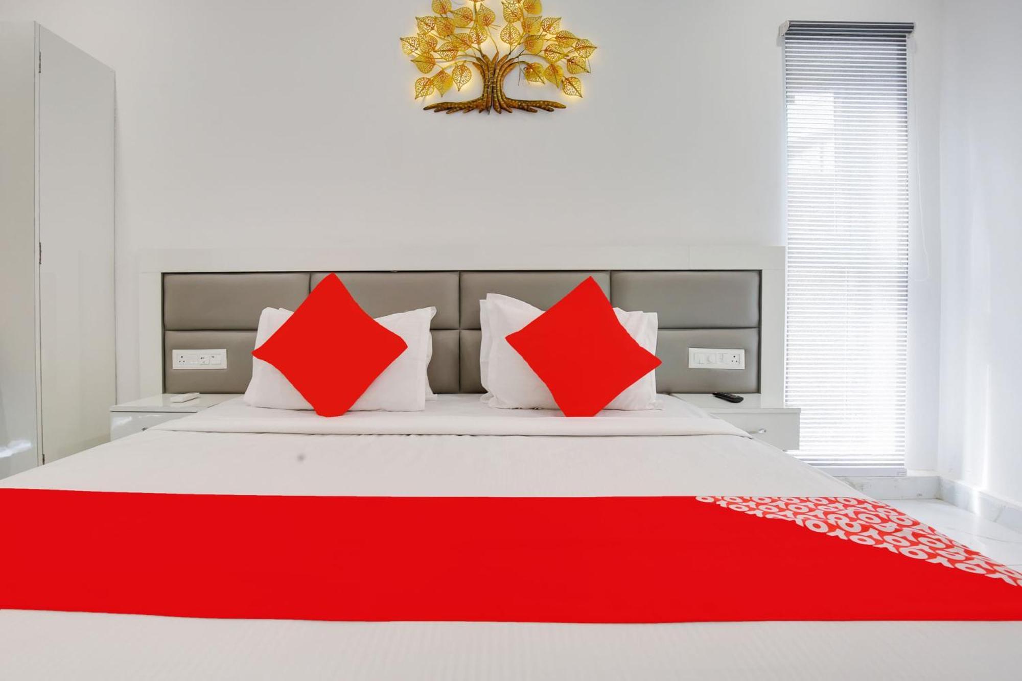 Hotel O Sky White House Ludhiana Dış mekan fotoğraf