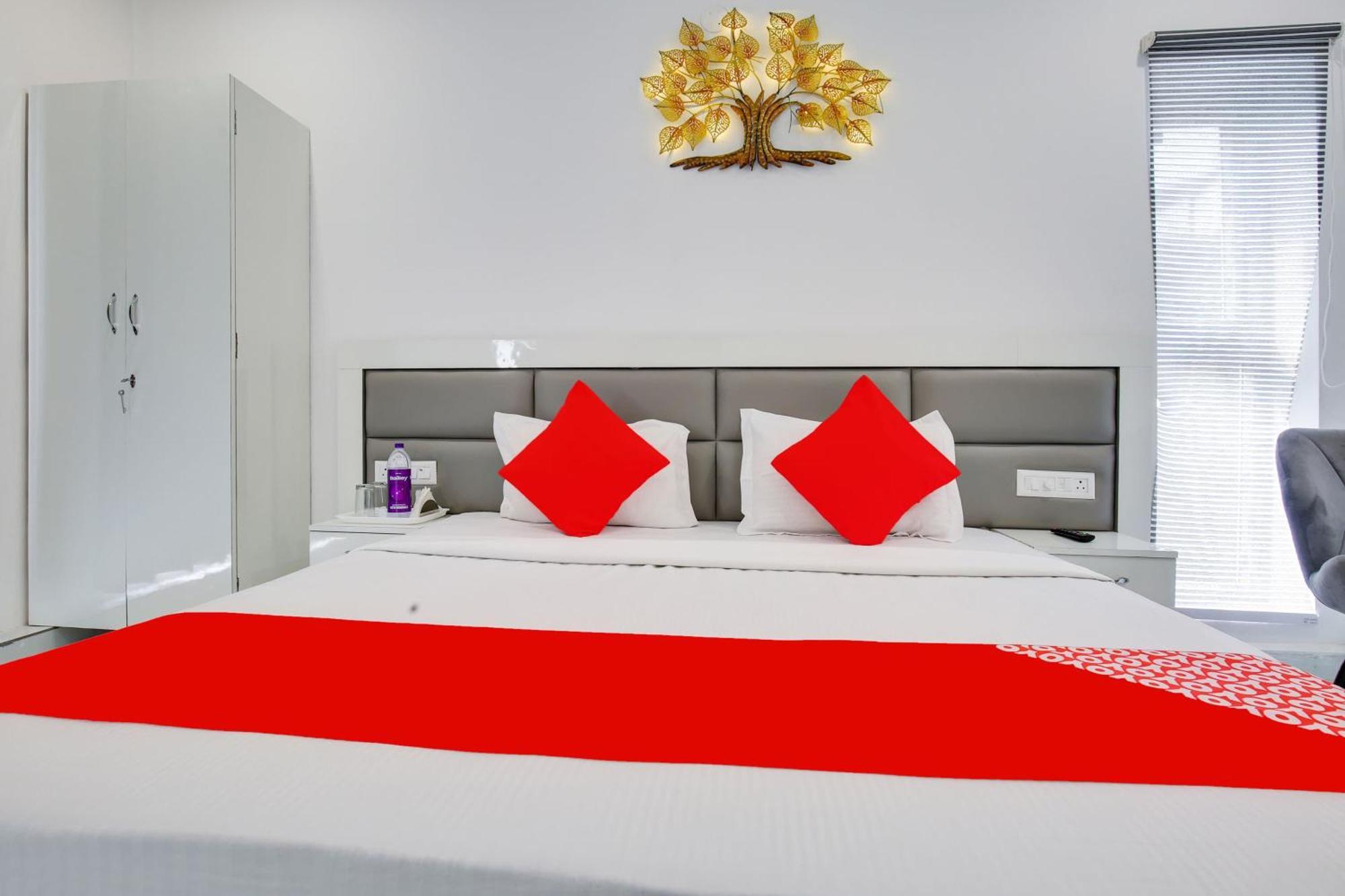 Hotel O Sky White House Ludhiana Dış mekan fotoğraf
